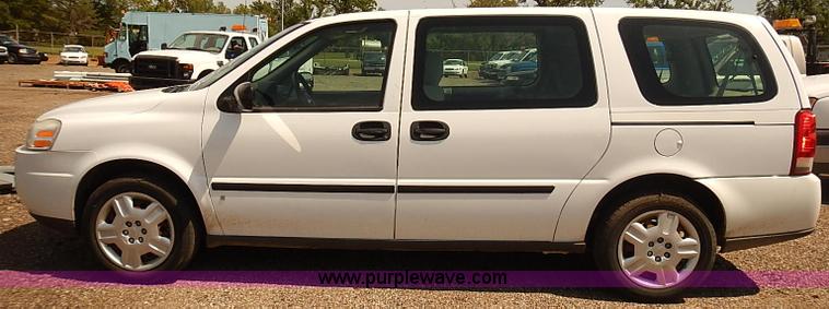 image for item E7793 2008 Chevrolet Uplander LS van