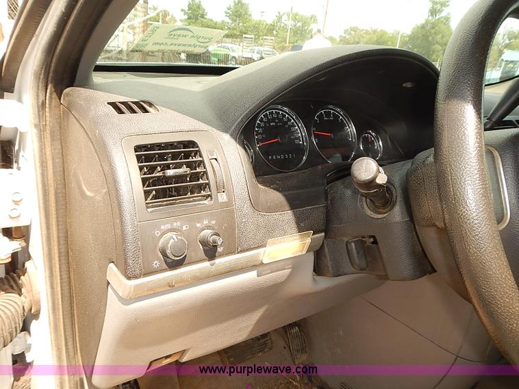 image for item E7793 2008 Chevrolet Uplander LS van