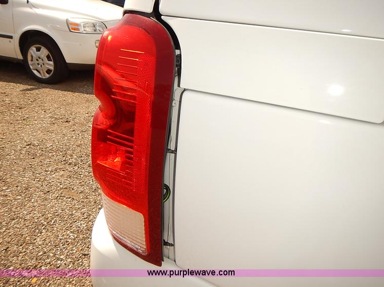 image for item E7793 2008 Chevrolet Uplander LS van