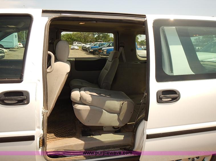 image for item E7793 2008 Chevrolet Uplander LS van