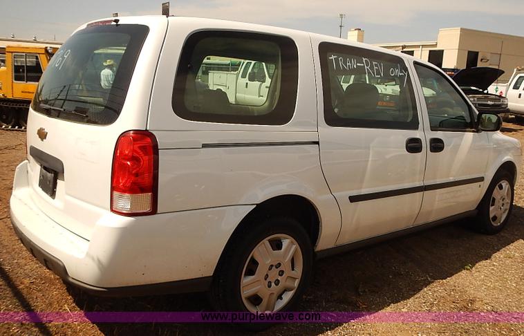 image for item E7794 2008 Chevrolet Uplander LS van