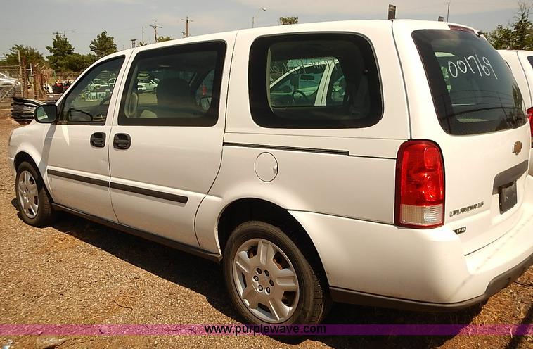 image for item E7794 2008 Chevrolet Uplander LS van
