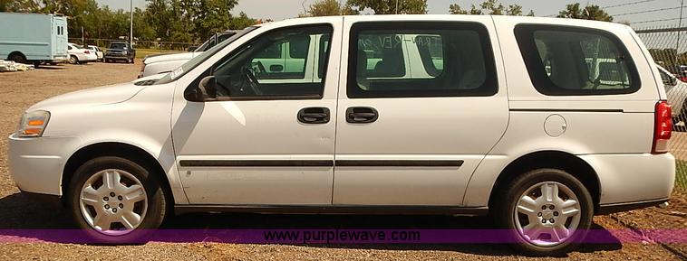 image for item E7794 2008 Chevrolet Uplander LS van