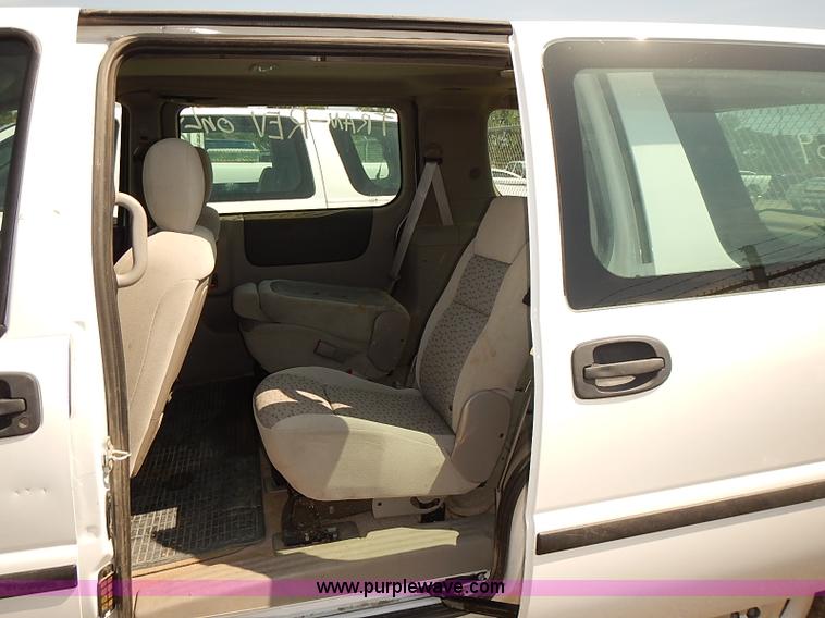 image for item E7794 2008 Chevrolet Uplander LS van