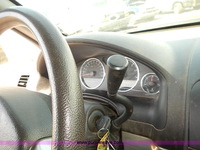 image for item E7794 2008 Chevrolet Uplander LS van