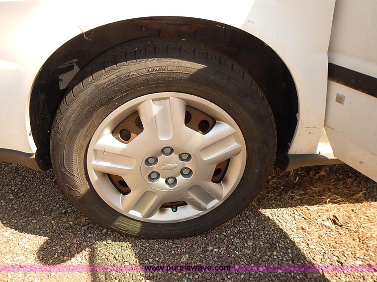 image for item E7794 2008 Chevrolet Uplander LS van