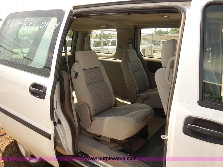 image for item E7794 2008 Chevrolet Uplander LS van