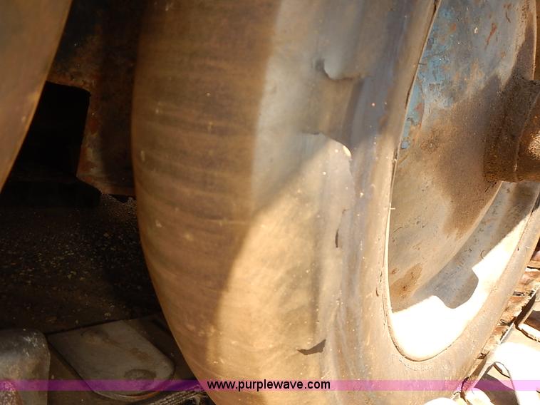 image for item E7796 1976 Bombardier SW48F75 track plow