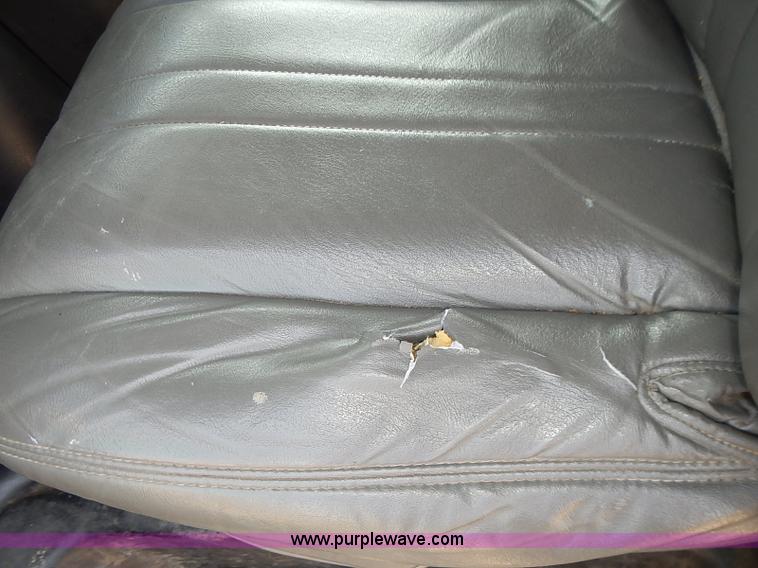 image for item E7797 2003 Chevrolet Express 2500 Cargo van