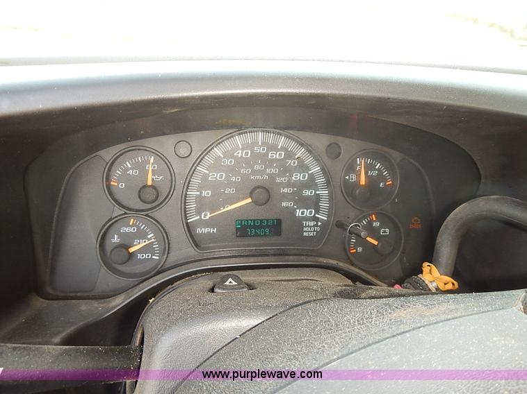 image for item E7797 2003 Chevrolet Express 2500 Cargo van