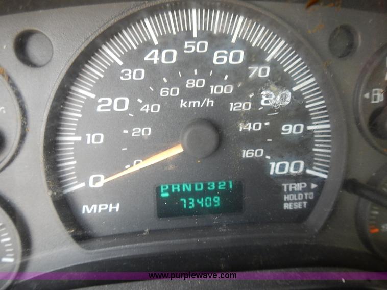 image for item E7797 2003 Chevrolet Express 2500 Cargo van