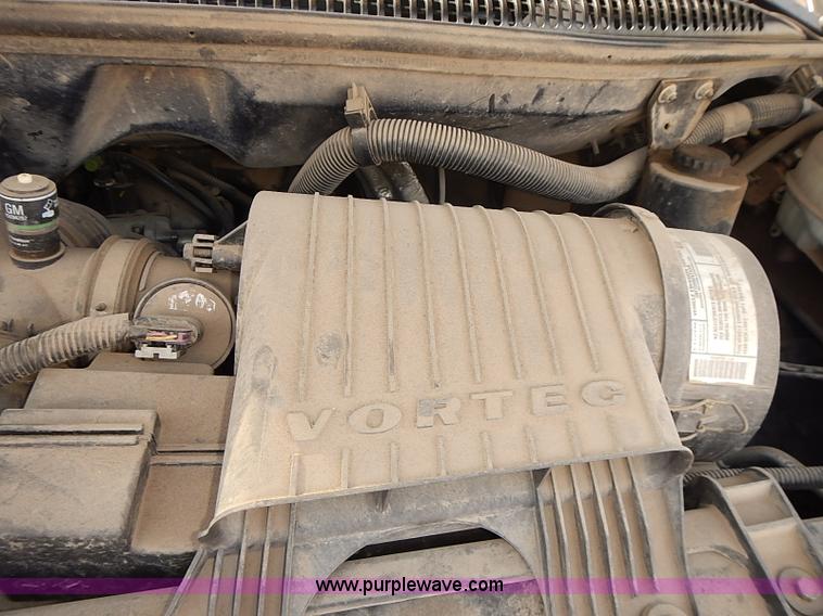 image for item E7797 2003 Chevrolet Express 2500 Cargo van