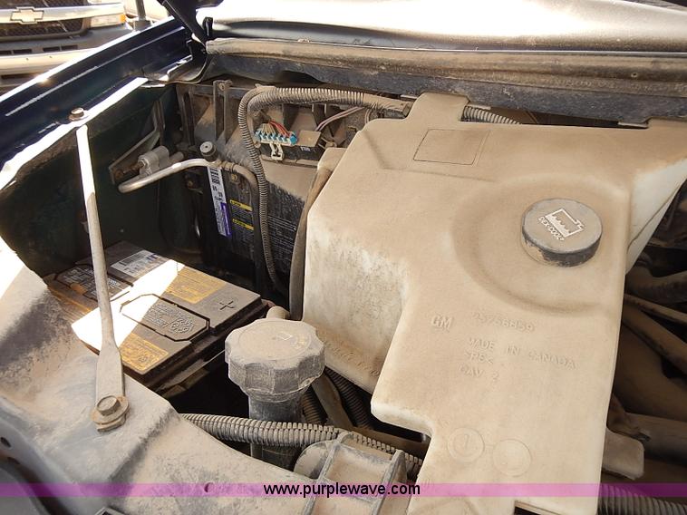 image for item E7797 2003 Chevrolet Express 2500 Cargo van