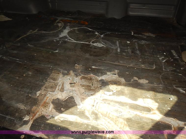 image for item E7797 2003 Chevrolet Express 2500 Cargo van