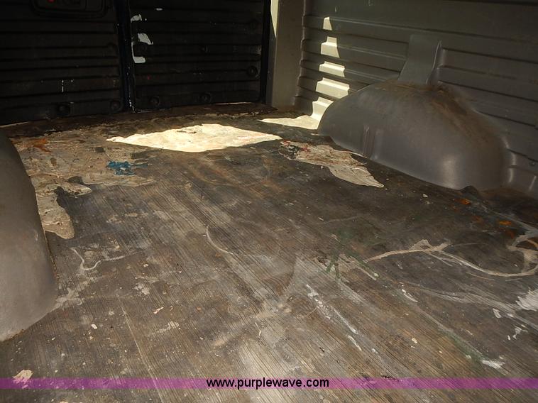 image for item E7797 2003 Chevrolet Express 2500 Cargo van