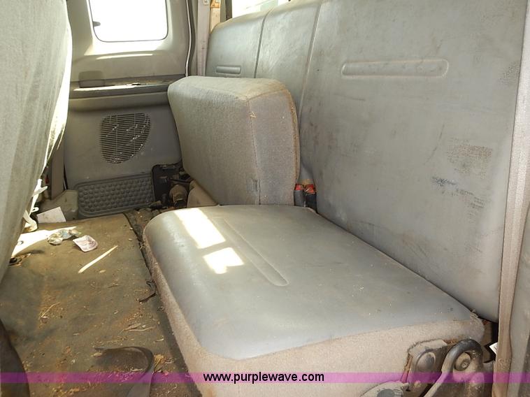 image for item E7798 2006 Ford F250 Super Duty SuperCab utility truck