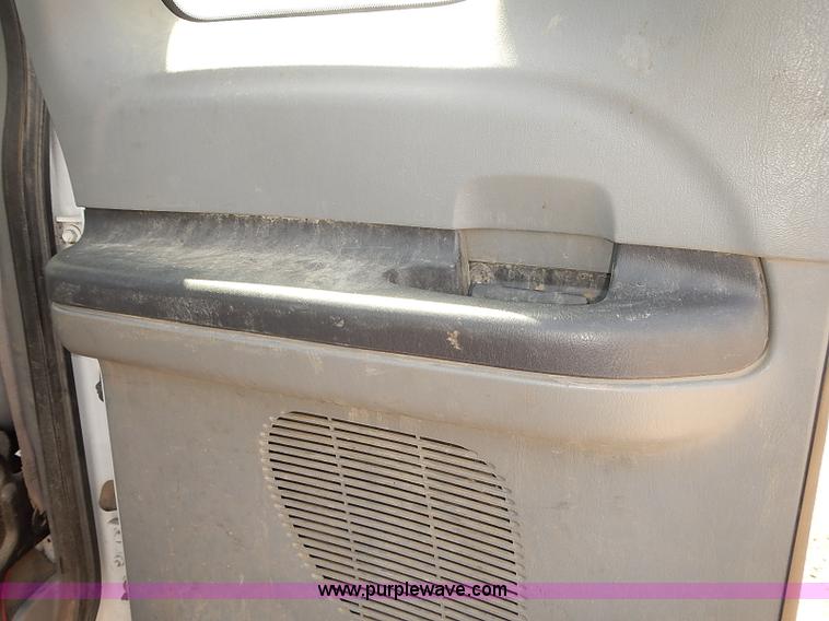 image for item E7798 2006 Ford F250 Super Duty SuperCab utility truck