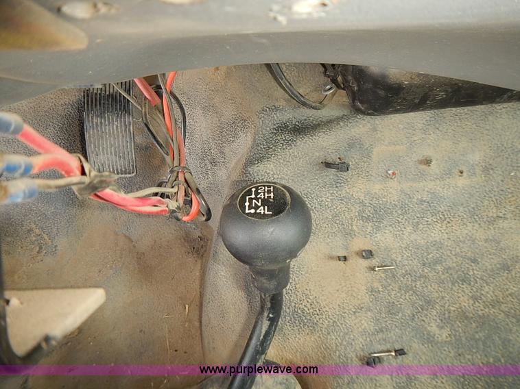 image for item E7798 2006 Ford F250 Super Duty SuperCab utility truck