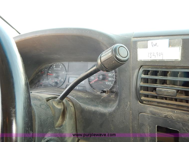 image for item E7798 2006 Ford F250 Super Duty SuperCab utility truck