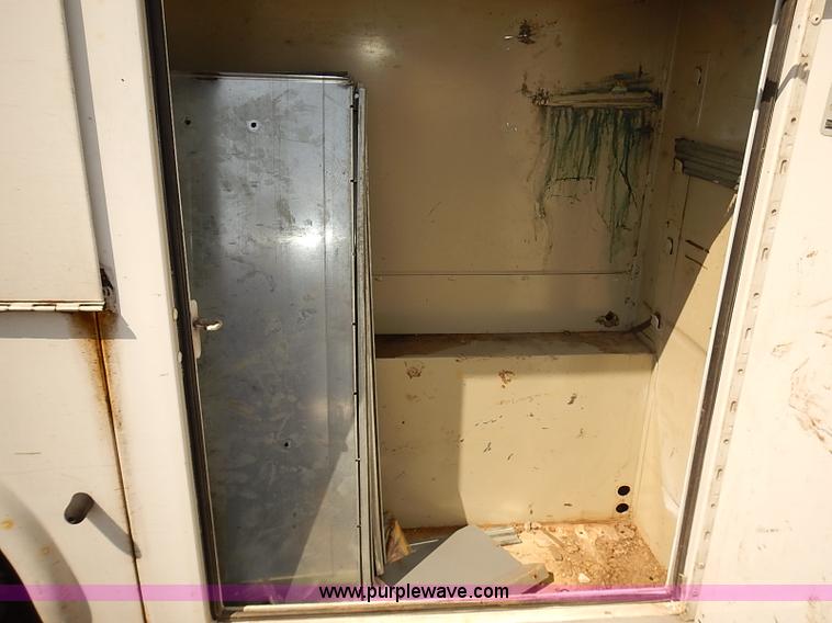 image for item E7798 2006 Ford F250 Super Duty SuperCab utility truck