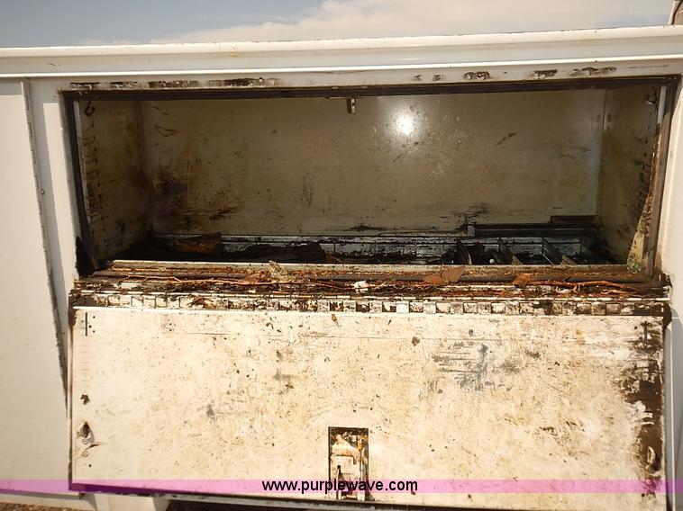 image for item E7798 2006 Ford F250 Super Duty SuperCab utility truck