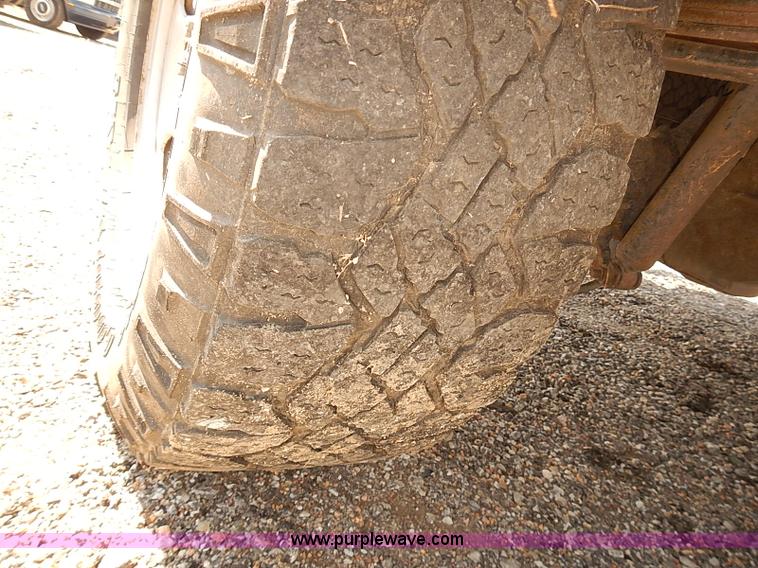 image for item E7798 2006 Ford F250 Super Duty SuperCab utility truck