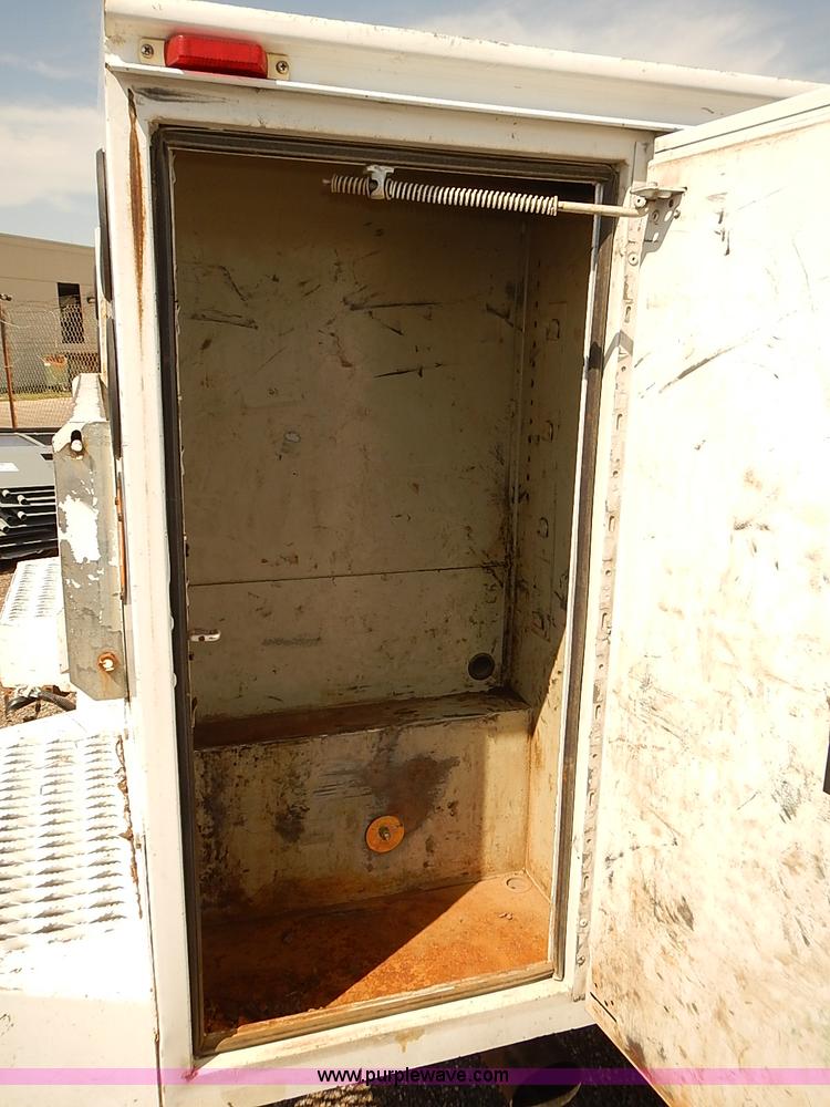 image for item E7798 2006 Ford F250 Super Duty SuperCab utility truck