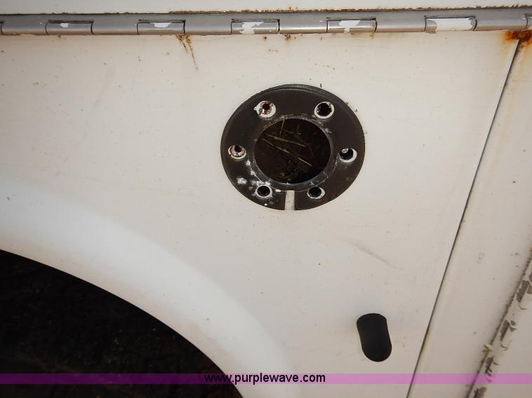 image for item E7798 2006 Ford F250 Super Duty SuperCab utility truck