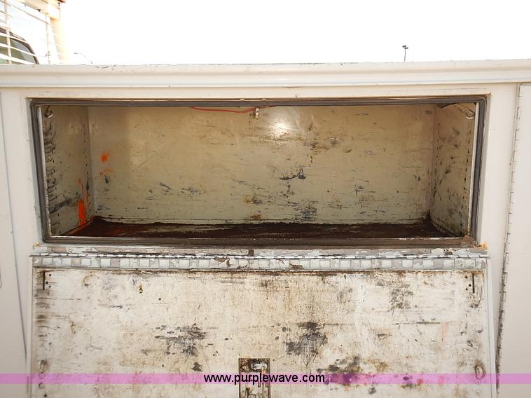 image for item E7798 2006 Ford F250 Super Duty SuperCab utility truck