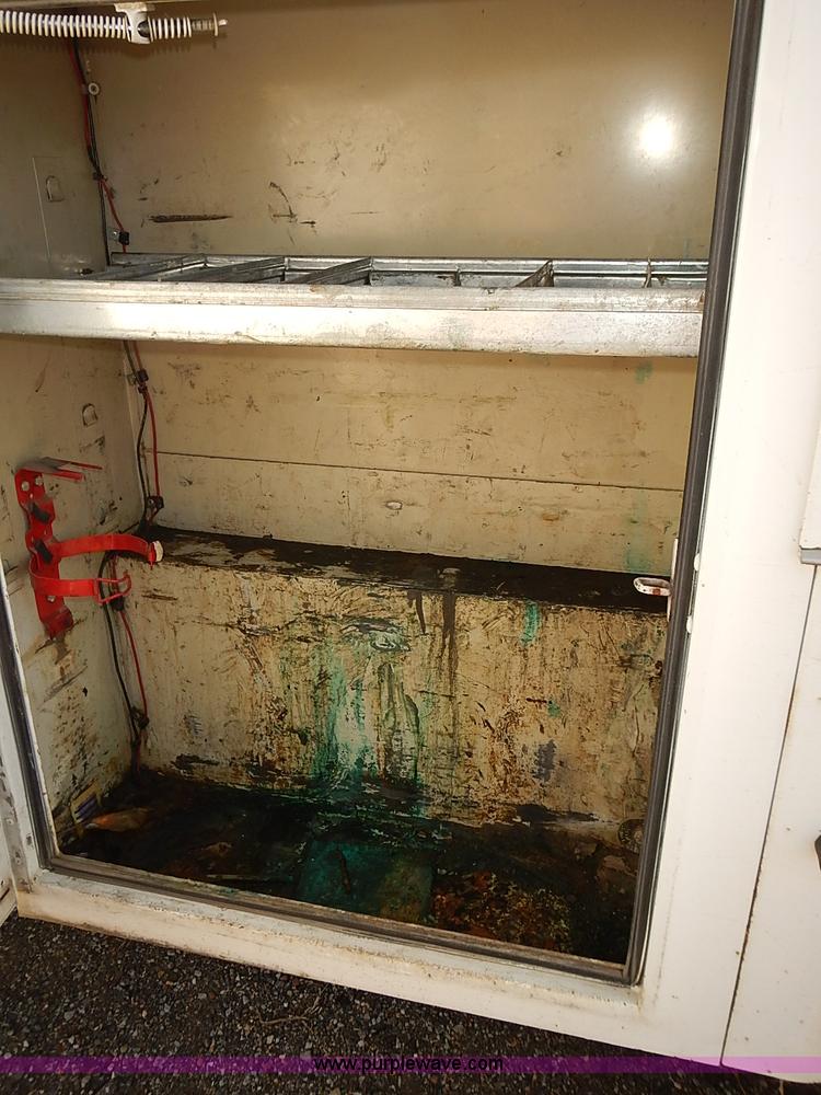 image for item E7798 2006 Ford F250 Super Duty SuperCab utility truck