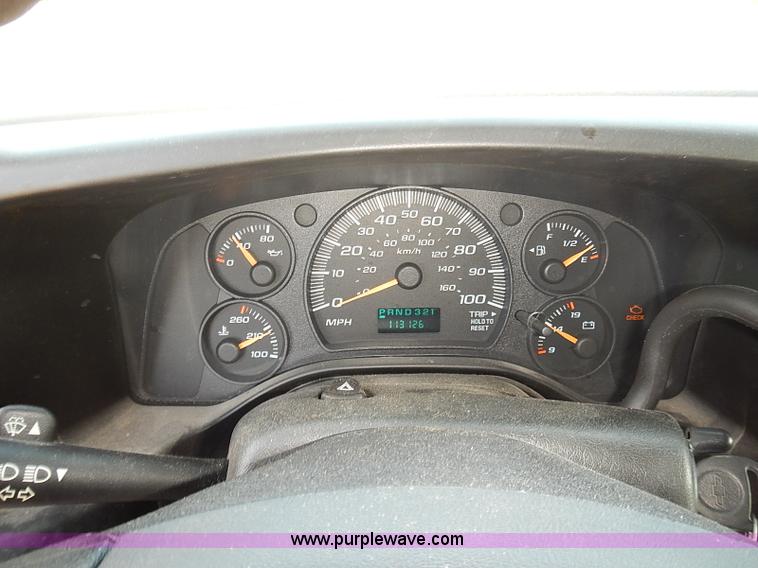 image for item E7799 2005 Chevrolet Express 2500 Cargo van