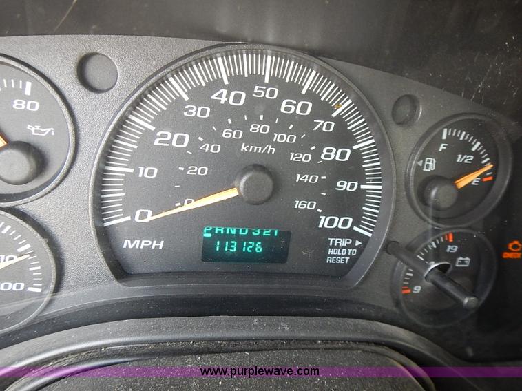 image for item E7799 2005 Chevrolet Express 2500 Cargo van