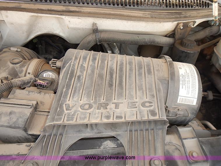 image for item E7799 2005 Chevrolet Express 2500 Cargo van