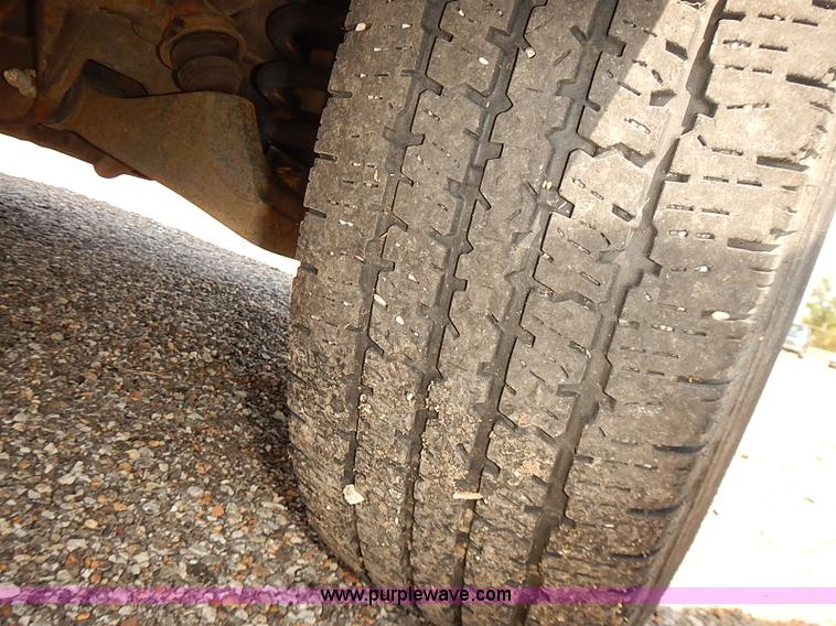 image for item E7799 2005 Chevrolet Express 2500 Cargo van