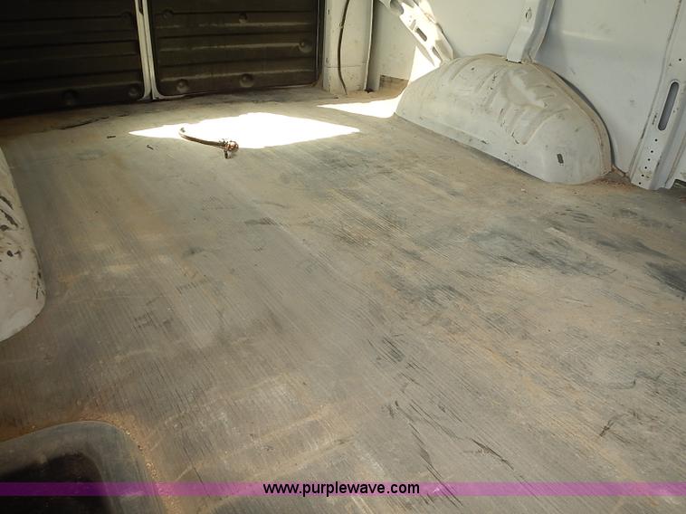 image for item E7799 2005 Chevrolet Express 2500 Cargo van