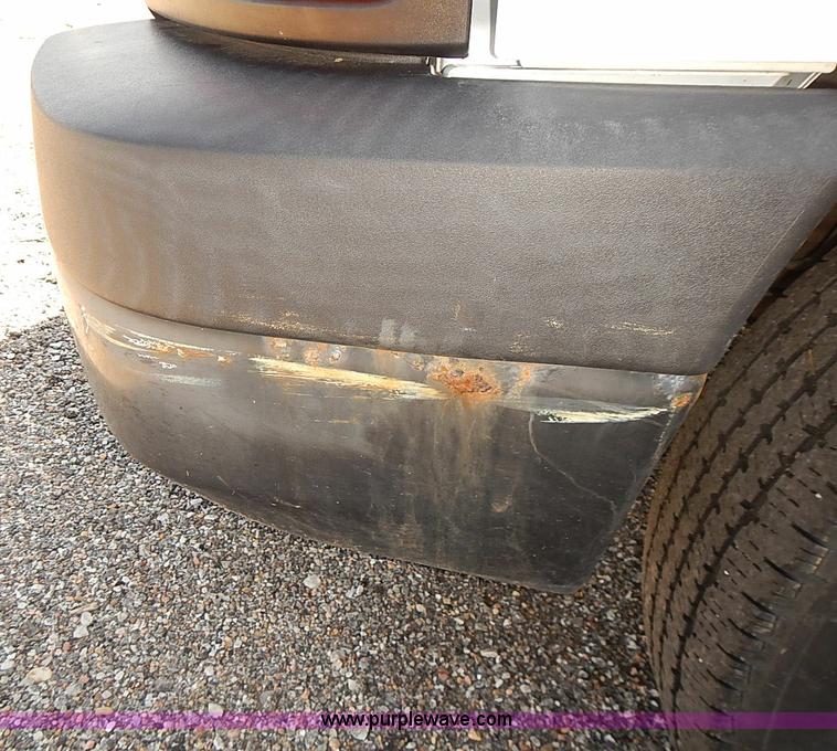 image for item E7799 2005 Chevrolet Express 2500 Cargo van