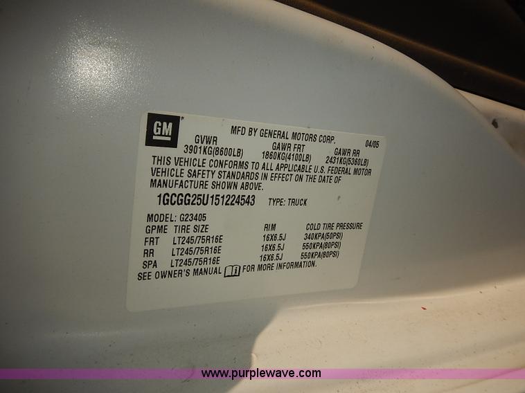 image for item E7799 2005 Chevrolet Express 2500 Cargo van