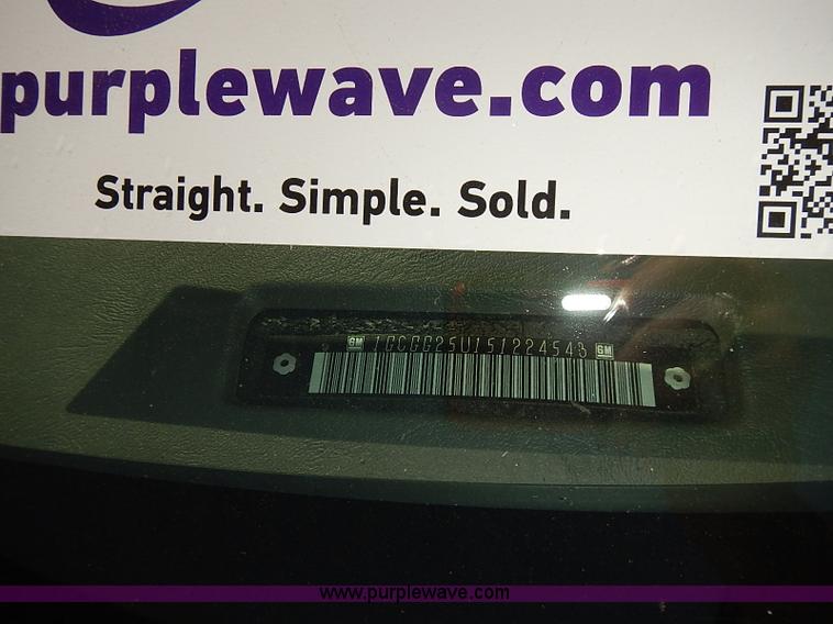 image for item E7799 2005 Chevrolet Express 2500 Cargo van