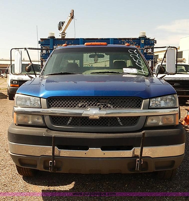 image for item E7800 2003 Chevrolet Silverado 3500 flatbed stake side truck