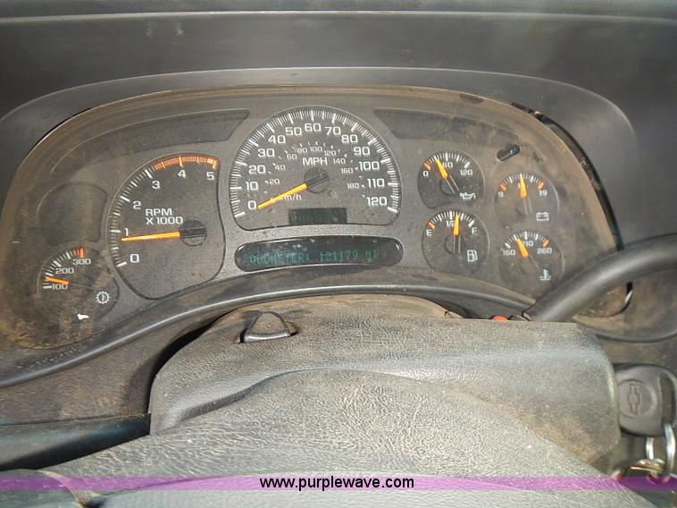 image for item E7800 2003 Chevrolet Silverado 3500 flatbed stake side truck