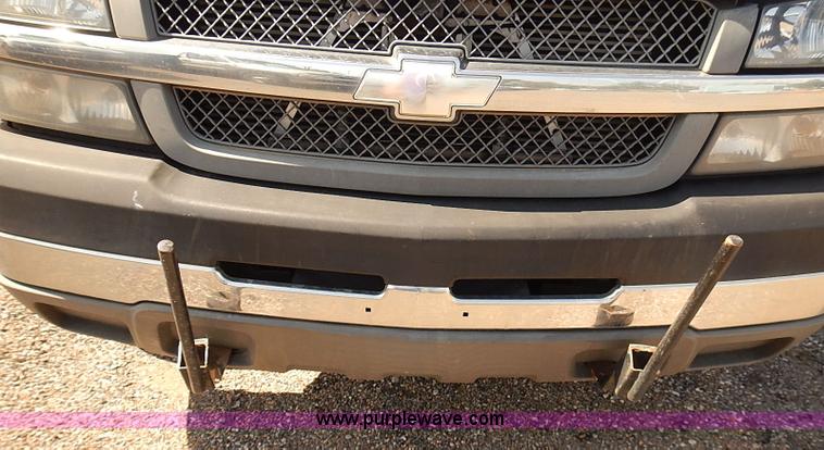 image for item E7800 2003 Chevrolet Silverado 3500 flatbed stake side truck