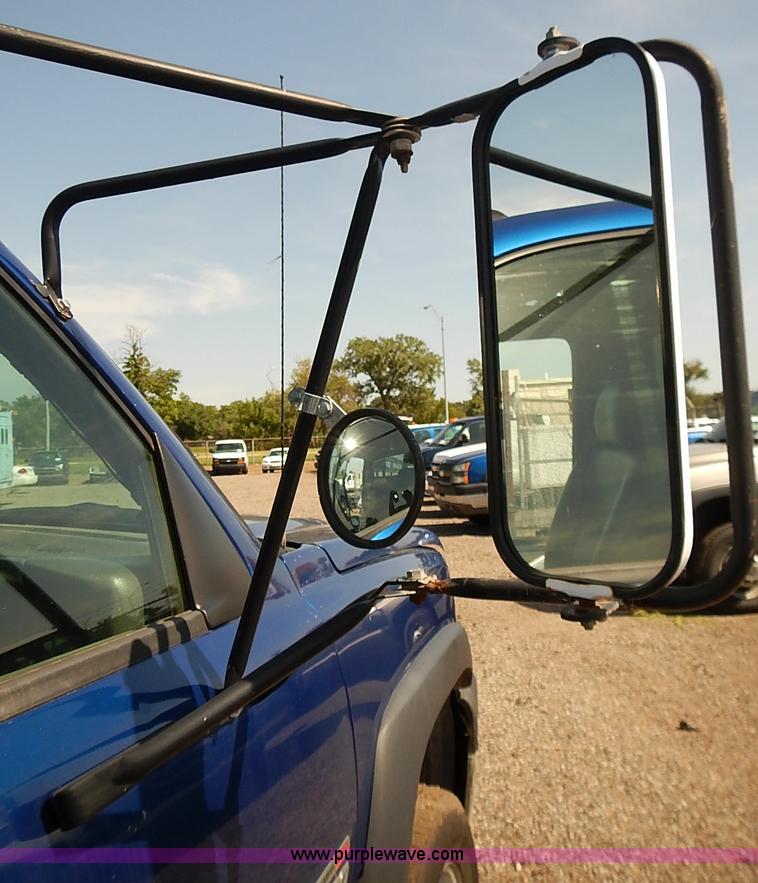 image for item E7800 2003 Chevrolet Silverado 3500 flatbed stake side truck