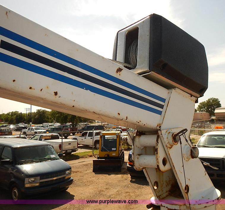 image for item E7800 2003 Chevrolet Silverado 3500 flatbed stake side truck