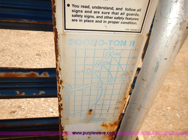 image for item E7800 2003 Chevrolet Silverado 3500 flatbed stake side truck