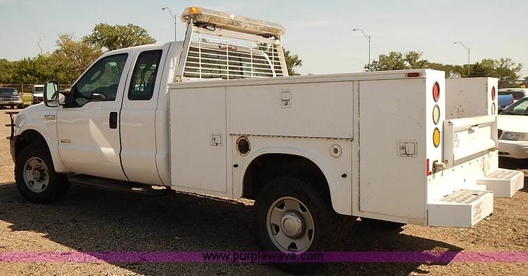 image for item E7801 2006 Ford F250 Super Duty XL SuperCab utility truck