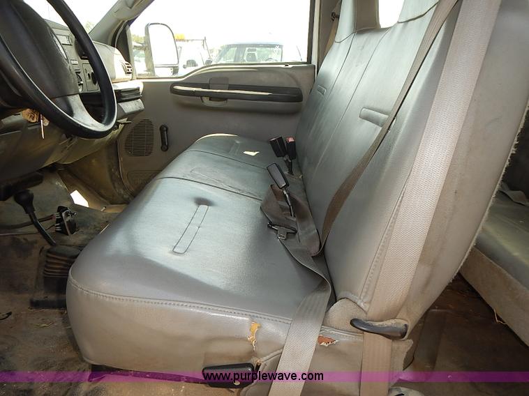 image for item E7801 2006 Ford F250 Super Duty XL SuperCab utility truck