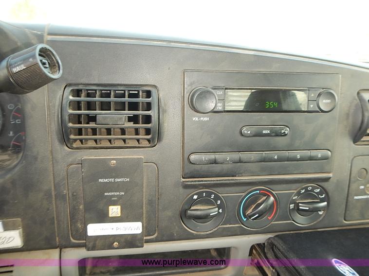 image for item E7801 2006 Ford F250 Super Duty XL SuperCab utility truck