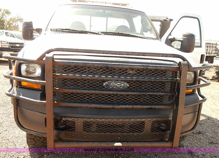 image for item E7801 2006 Ford F250 Super Duty XL SuperCab utility truck