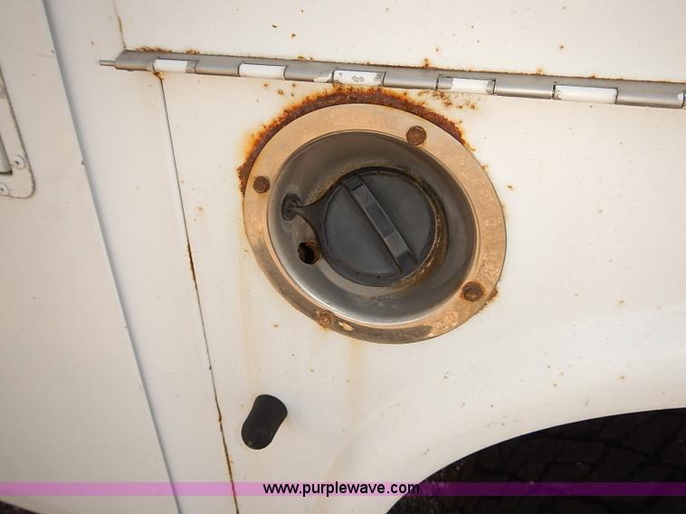 image for item E7801 2006 Ford F250 Super Duty XL SuperCab utility truck