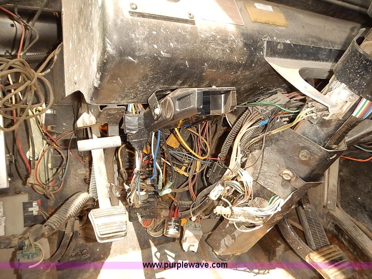 image for item E7805 1998 Chevrolet P30 Supreme step van